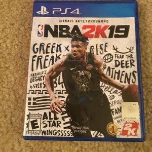NBA 2K19 Giannis Antetokounmpo PS4 - Complete  with Disc and Case and Manual